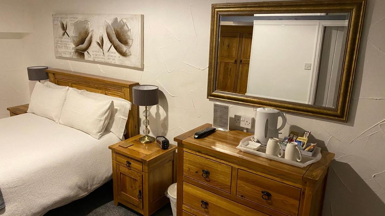 Bridge Farm Hotel Leeds  Extérieur photo