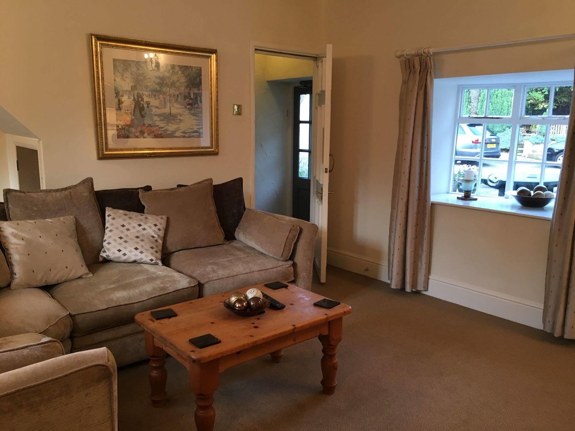 Bridge Farm Hotel Leeds  Extérieur photo