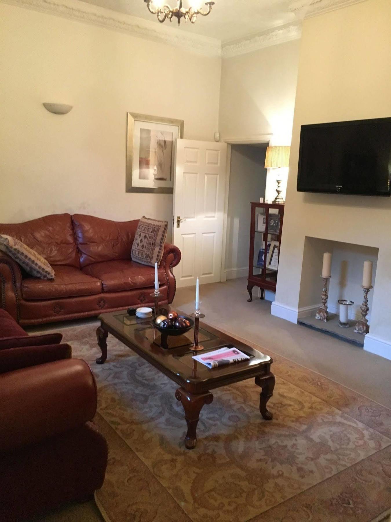 Bridge Farm Hotel Leeds  Extérieur photo