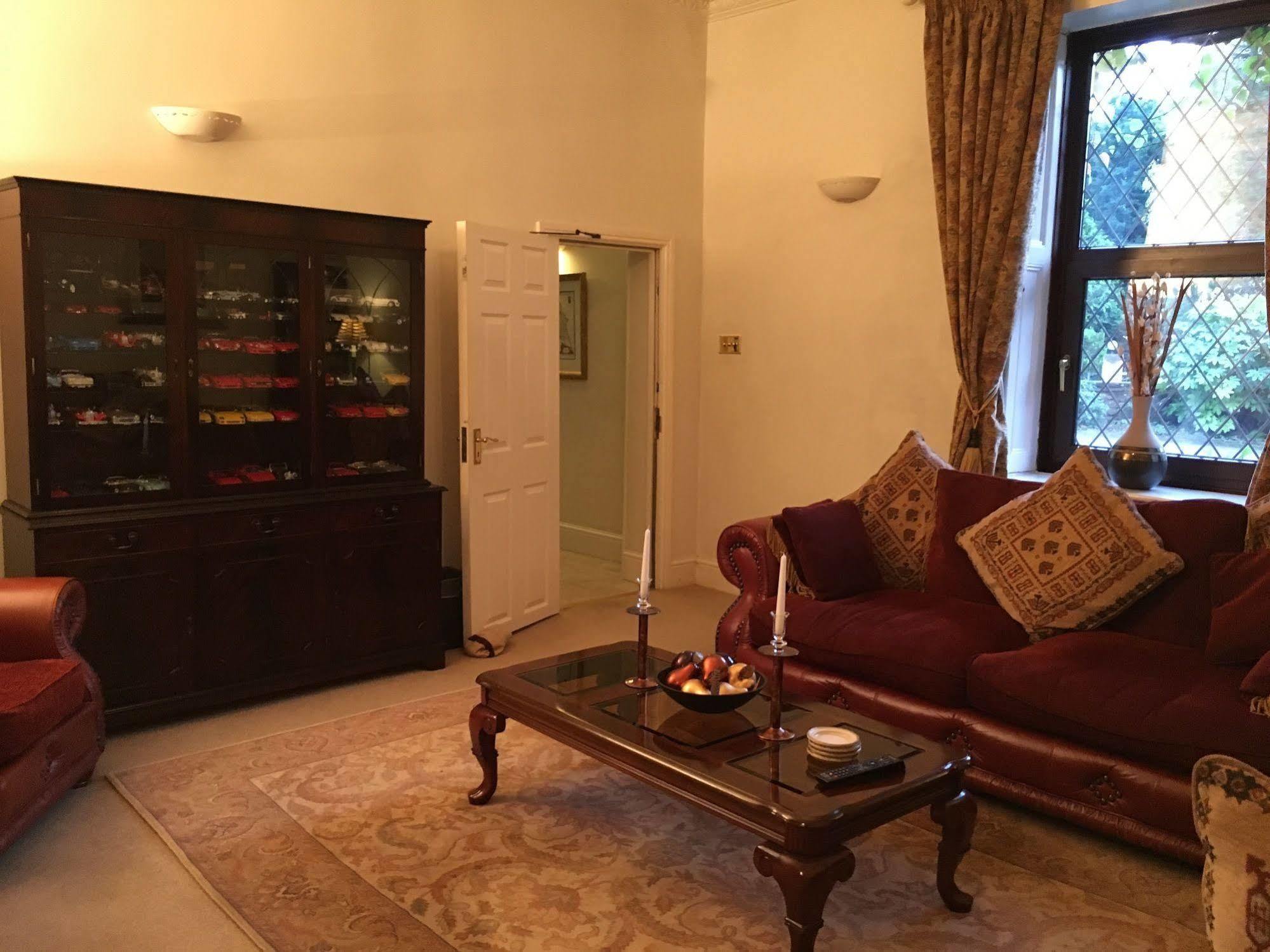 Bridge Farm Hotel Leeds  Extérieur photo
