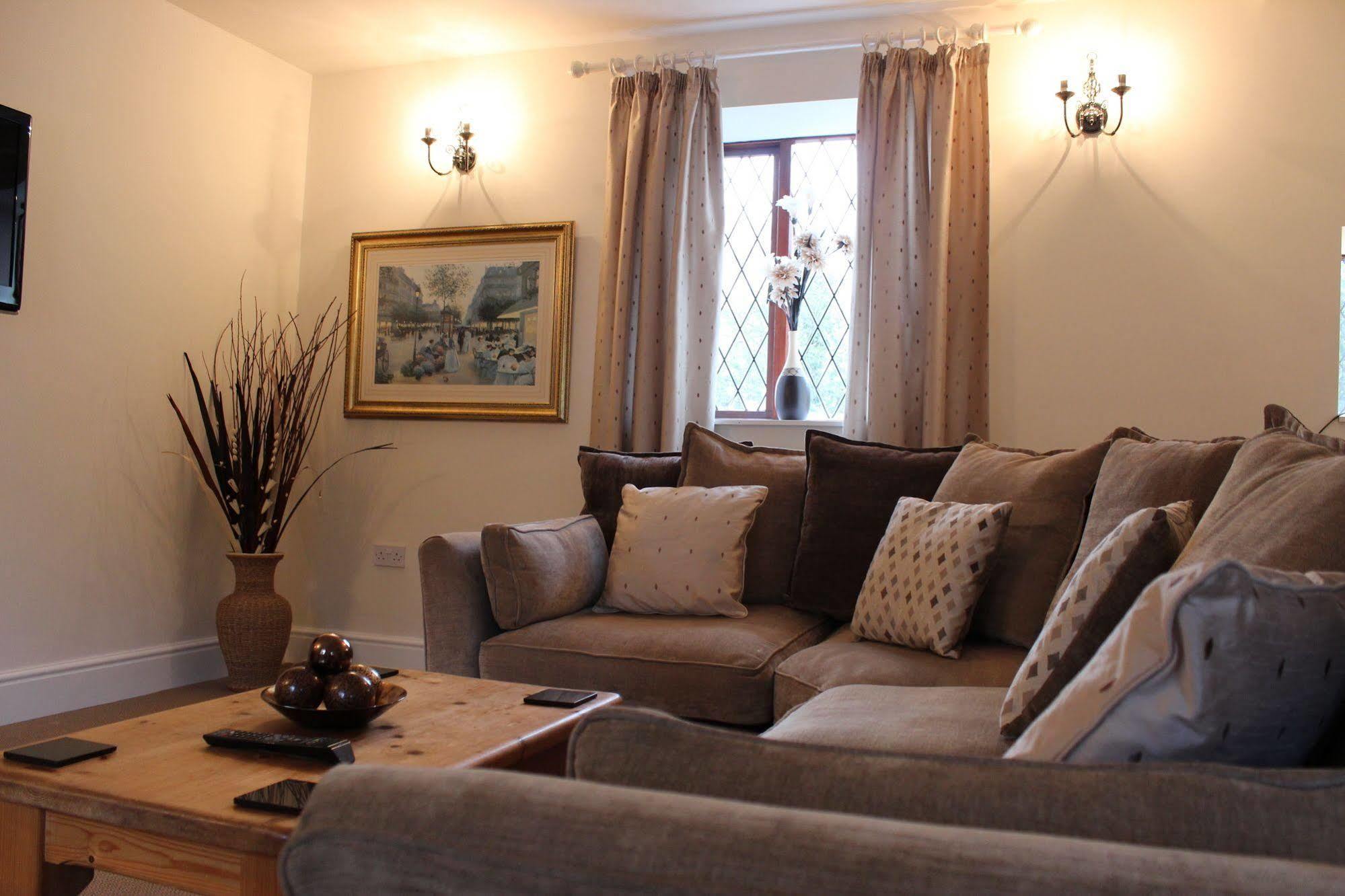 Bridge Farm Hotel Leeds  Extérieur photo