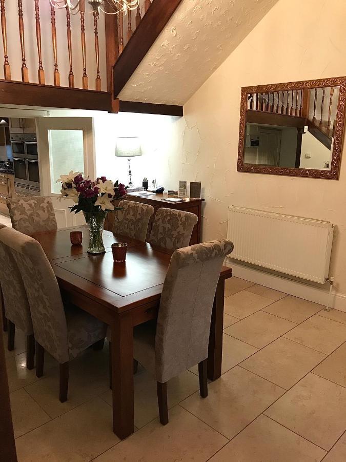 Bridge Farm Hotel Leeds  Extérieur photo